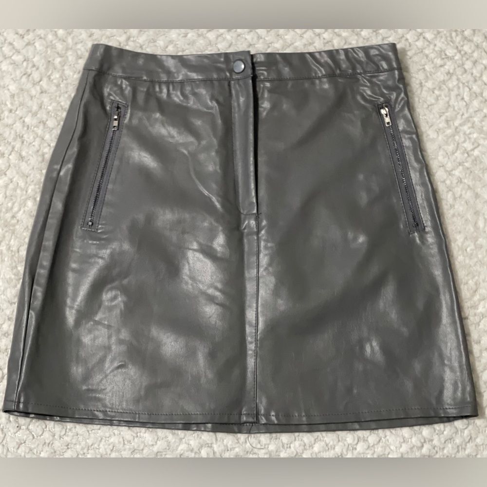 Mint Vanilla LF Dark Grey Faux Leather Zip-Up Mini Pencil Skirt Size 8